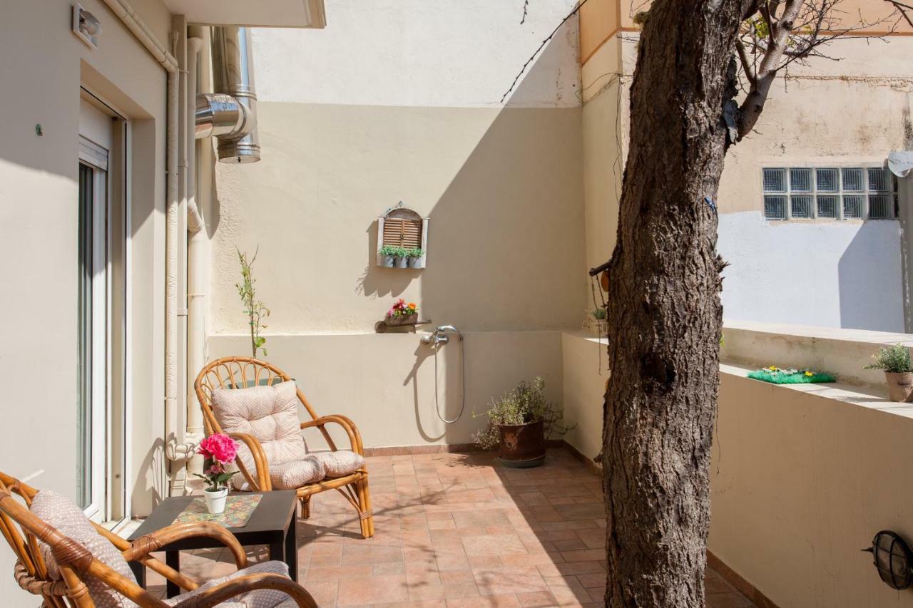 Evelia Apartment Galatas  Exterior photo