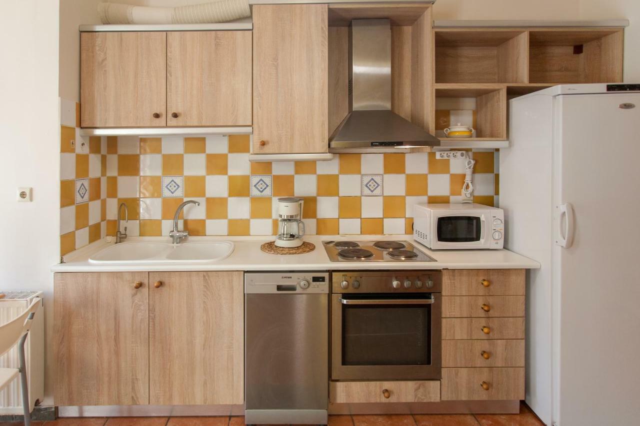 Evelia Apartment Galatas  Exterior photo